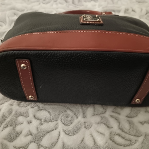 **EUC**Dooney & Bourke Pebble Grain Zip Zip Satchel - Picture 5 of 5